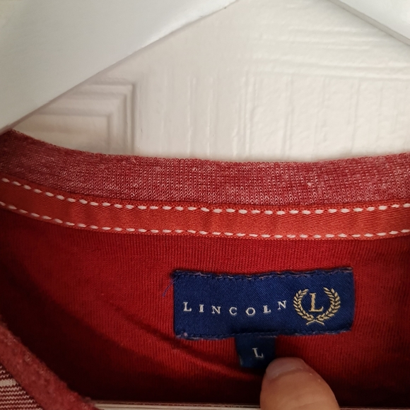 Lincoln Red T-Shirt Short Sleeves with White Stripes - Picture 3 of 4